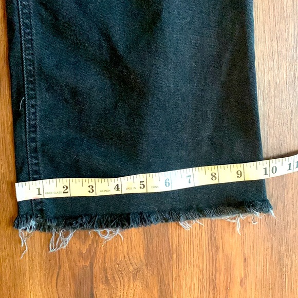 BDG Ultra Wide Leg High Rise Cropped Jeans SIZE 25 Black Raw Edge Sz 2 - Picture 8 of 9